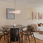 Contemporary 3 Bdr Flat With Parking By Lovelystay Lisbon
