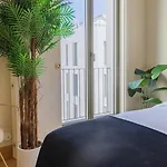 Contemporary 3 Bdr Flat With Parking By Lovelystay Apartment Lisbon