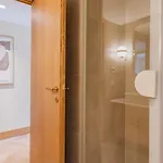 Contemporary 3 Bdr Flat With Parking By Lovelystay Lisbon