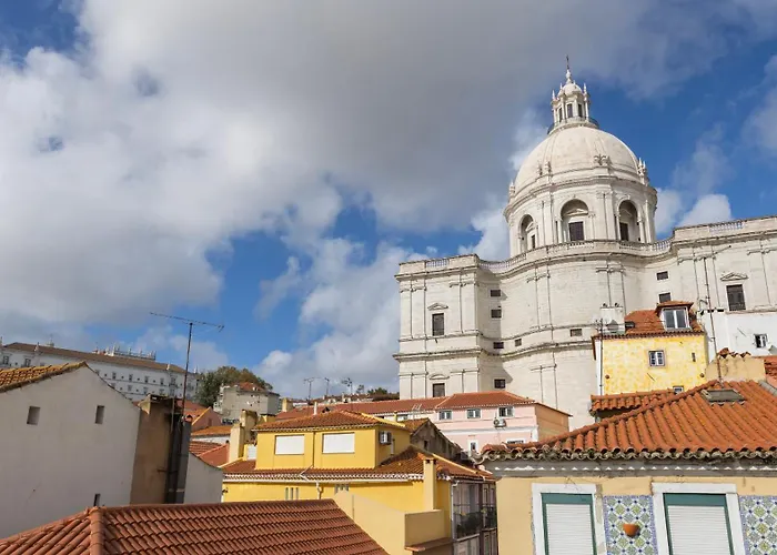 Apartament Contemporary 3 Bdr Flat With Parking By Lovelystay