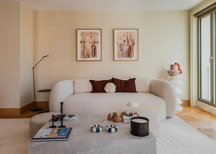 Contemporary 3 Bdr Flat With Parking By Lovelystay * Lizbona