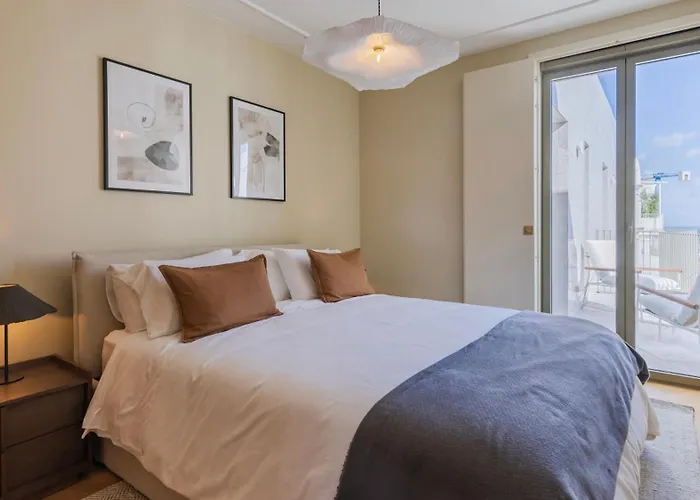 Contemporary 3 Bdr Flat With Parking By Lovelystay Lizbona