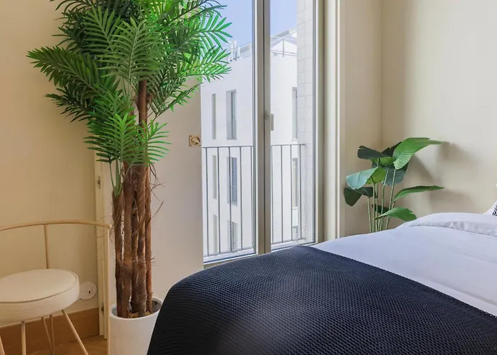 Contemporary 3 Bdr Flat With Parking By Lovelystay Apartament Lizbona