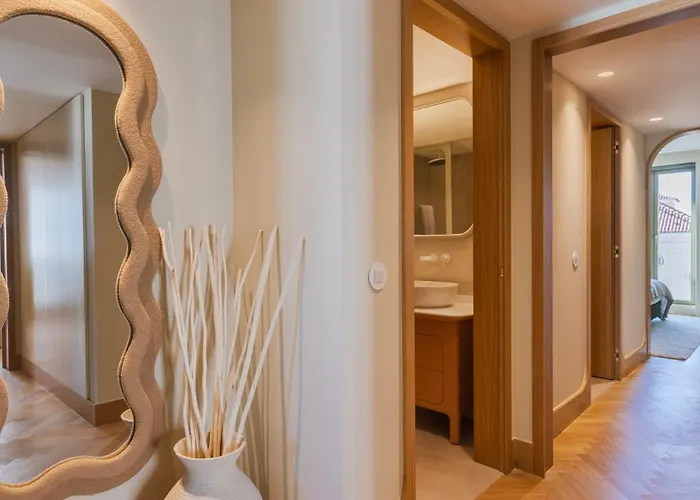 Apartament Contemporary 3 Bdr Flat With Parking By Lovelystay