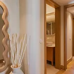 Appartement Contemporary 3 Bdr Flat With Parking By Lovelystay
