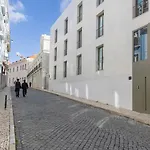 Contemporary 3 Bdr Flat With Parking By Lovelystay Apartamento