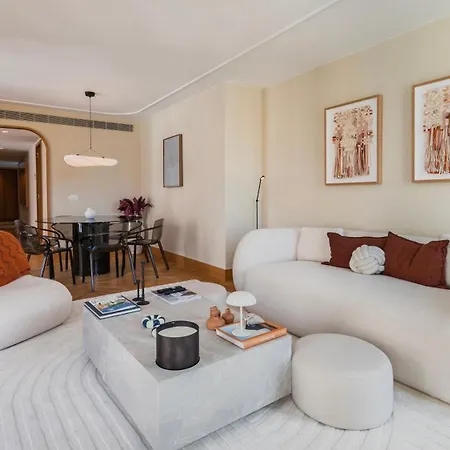 Elegant 3bdr Flat With Parking By Lovelystay * Lisboa