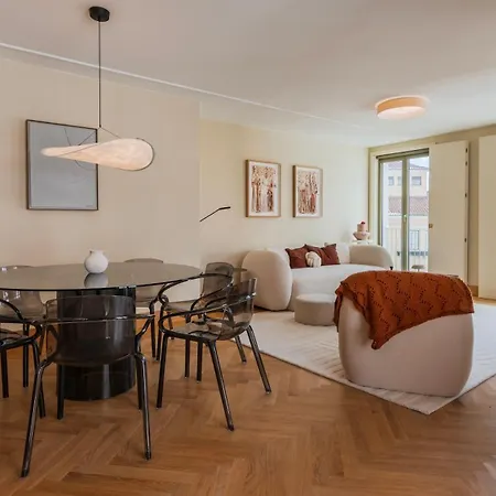 Elegant 3bdr Flat With Parking By Lovelystay * Lisbon