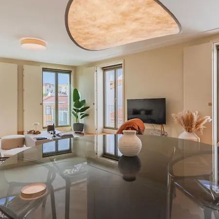 Elegant 3bdr Flat With Parking By Lovelystay Apartment *