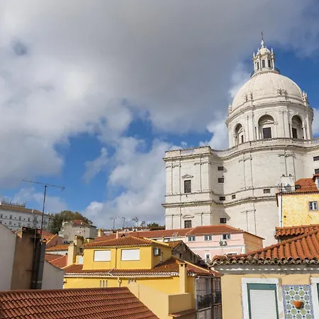 Apartment Elegant 3bdr Flat With Parking By Lovelystay