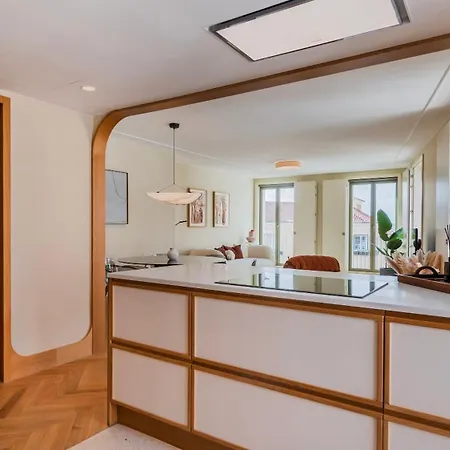 Elegant 3bdr Flat With Parking By Lovelystay Apartment *