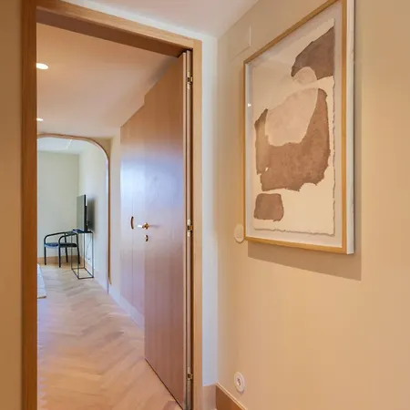 Contemporary 3 Bdr Flat With Parking By Lovelystay Διαμέρισμα *