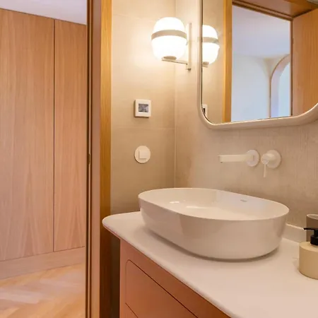 Διαμέρισμα Contemporary 3 Bdr Flat With Parking By Lovelystay