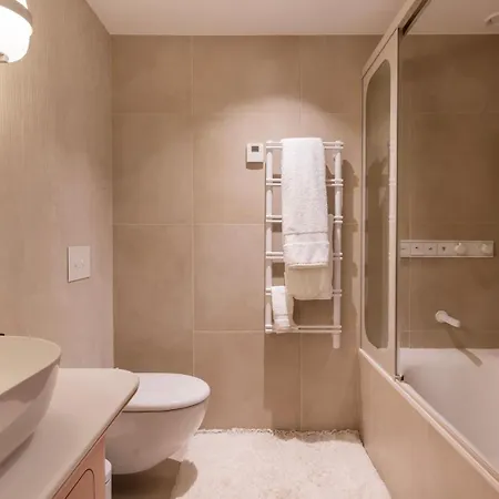 Elegant 3bdr Flat With Parking By Lovelystay Apartment Lisbon