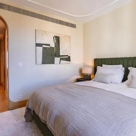 Apartment Elegant 3bdr Flat With Parking By Lovelystay Lisbon