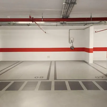 Contemporary 3 Bdr Flat With Parking By Lovelystay Διαμέρισμα