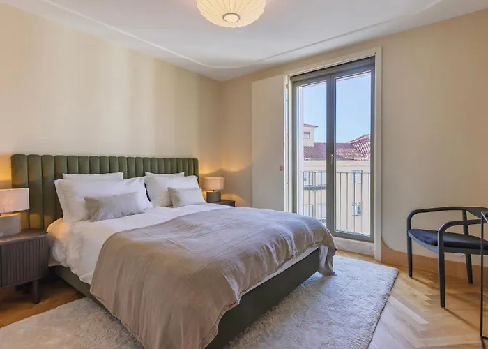 Contemporary 3 Bdr Flat With Parking By Lovelystay Lisboa