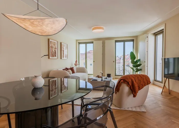 Apartamento Contemporary 3 Bdr Flat With Parking By Lovelystay *