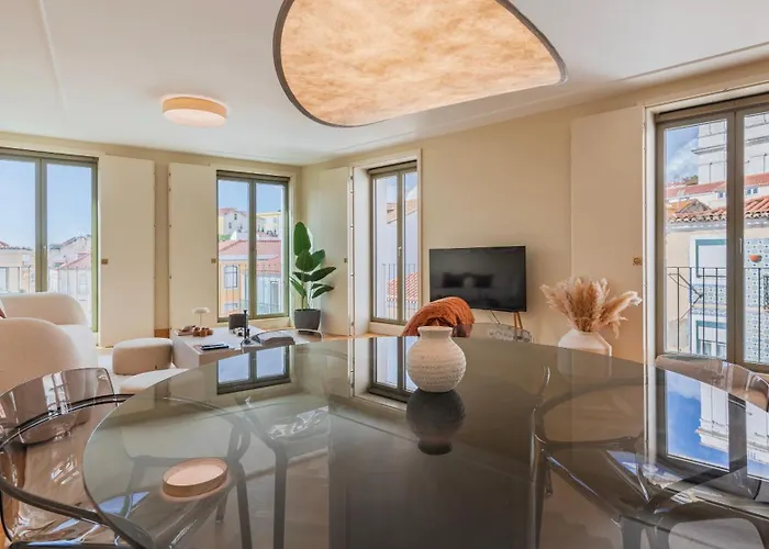 Contemporary 3 Bdr Flat With Parking By Lovelystay Apartment *