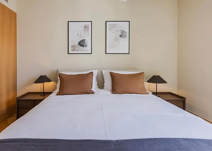 شقة Contemporary 3 Bdr Flat With Parking By Lovelystay