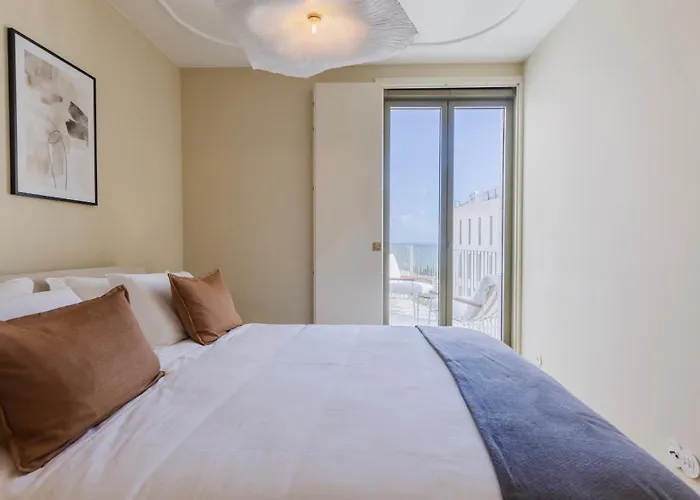 Apartment Contemporary 3 Bdr Flat With Parking By Lovelystay Lissabon