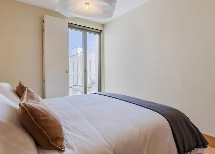 شقة Contemporary 3 Bdr Flat With Parking By Lovelystay *