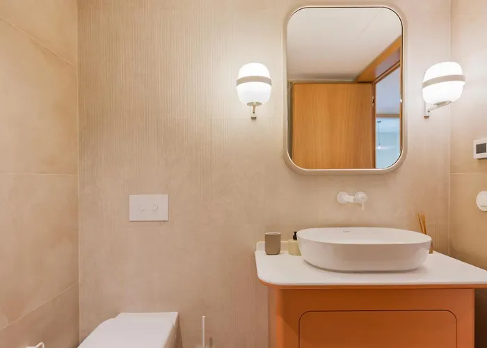 Contemporary 3 Bdr Flat With Parking By Lovelystay * Lissabon