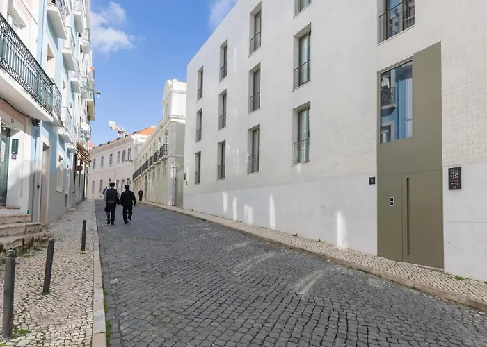 Contemporary 3 Bdr Flat With Parking By Lovelystay Apartamento