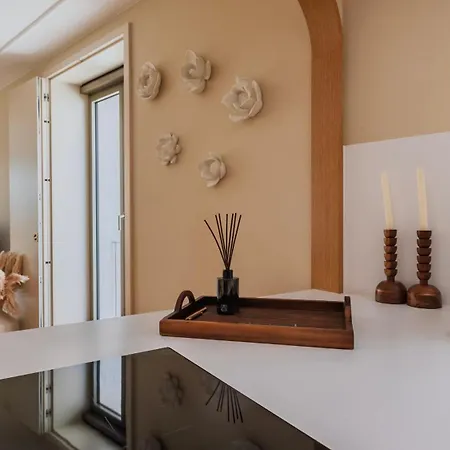 Contemporary 3 Bdr Flat With Parking By Lovelystay *