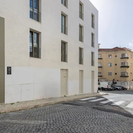 Contemporary 3 Bdr Flat With Parking By Lovelystay Apartment