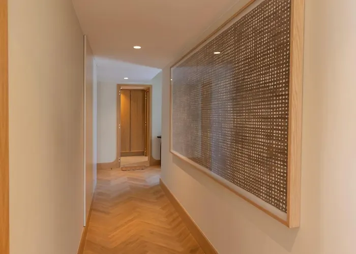 Contemporary 3 Bdr Flat With Parking By Lovelystay Апартаменти *