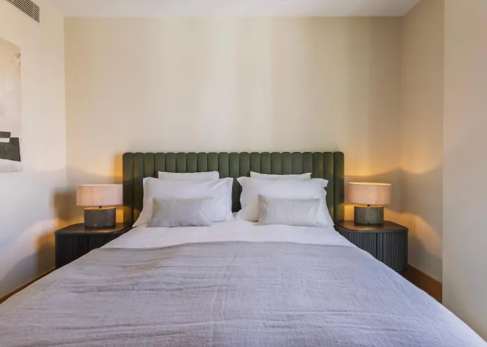 Апартаменти Contemporary 3 Bdr Flat With Parking By Lovelystay Лісабон